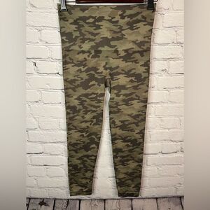 Spanx Green Camo Hi‎ Rise Seamless Cropped Legging Slimming Stretch Size large